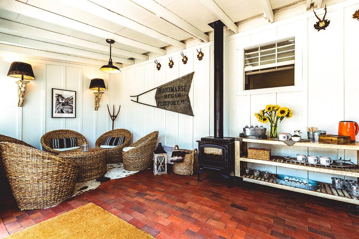 Stables Inn 佩索罗伯斯 外观 照片