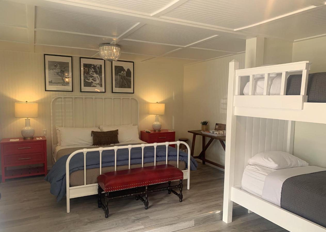 Stables Inn 佩索罗伯斯 外观 照片